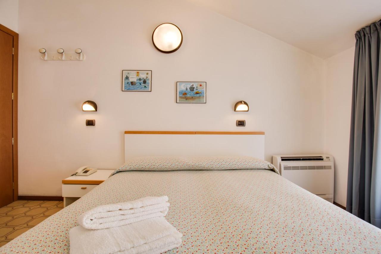 Hotel Villa dei Gerani Rimini Esterno foto