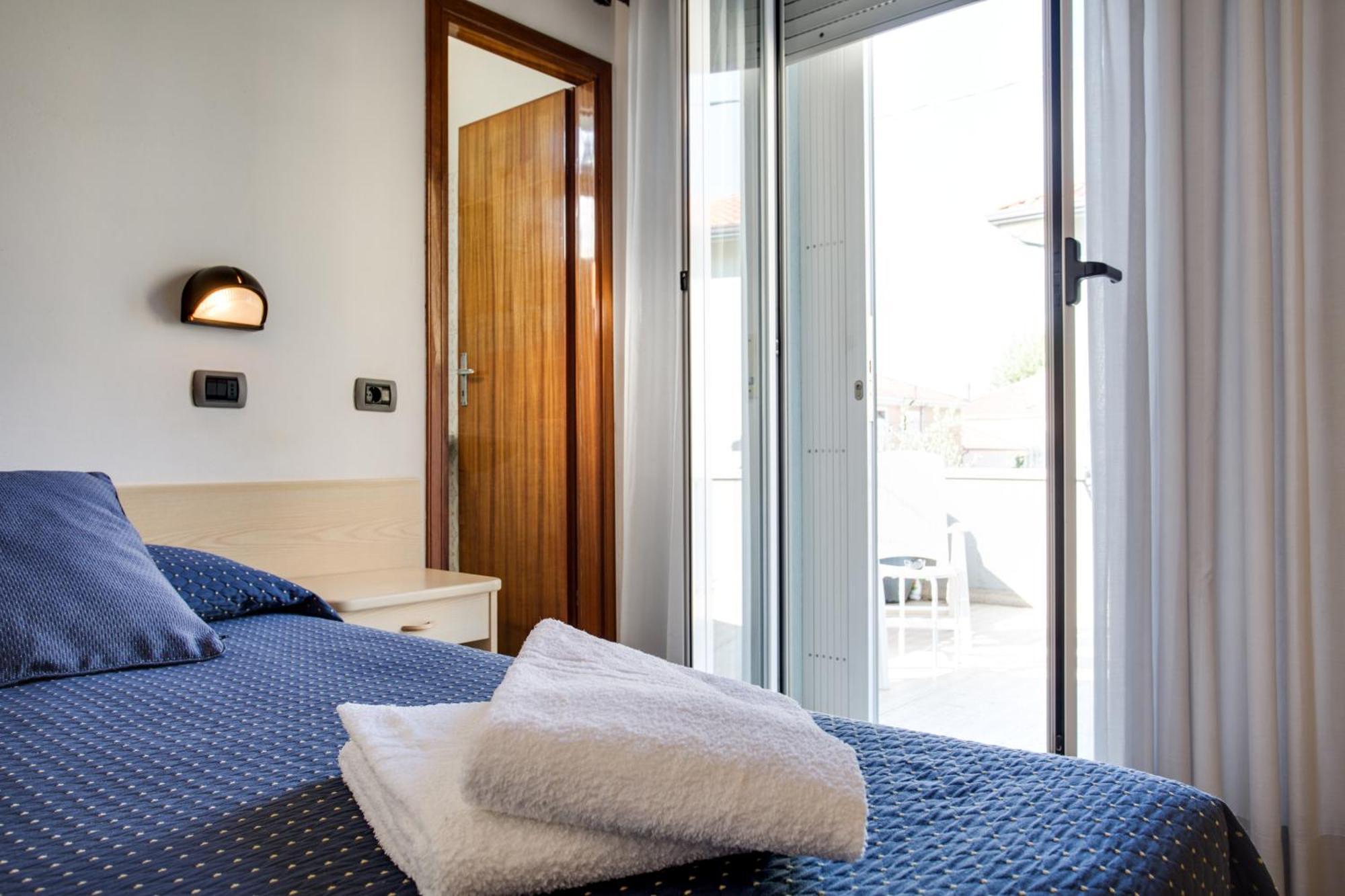 Hotel Villa dei Gerani Rimini Esterno foto