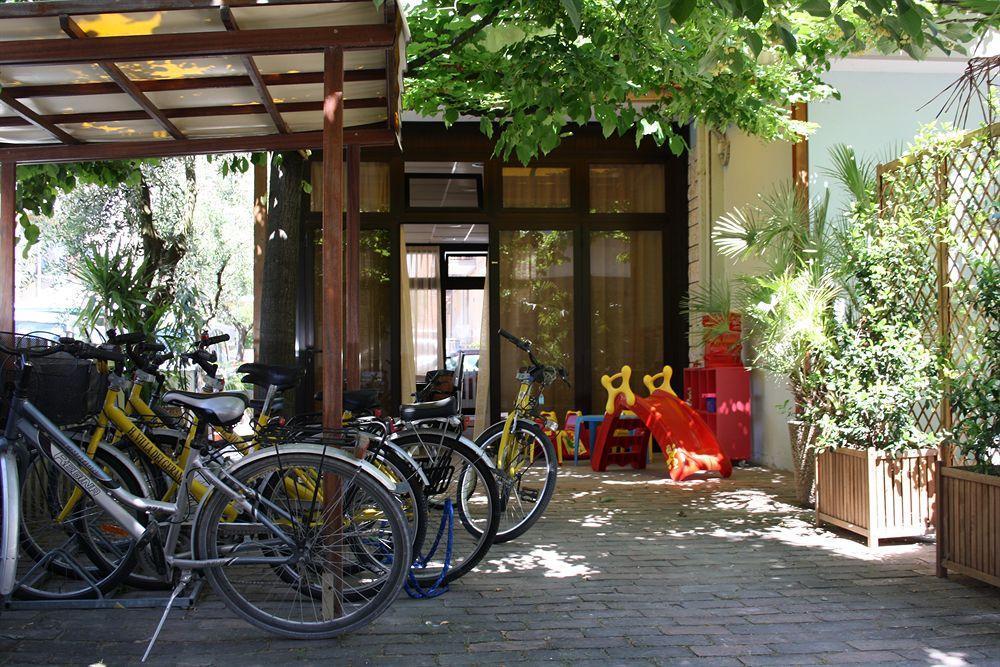 Hotel Villa dei Gerani Rimini Esterno foto