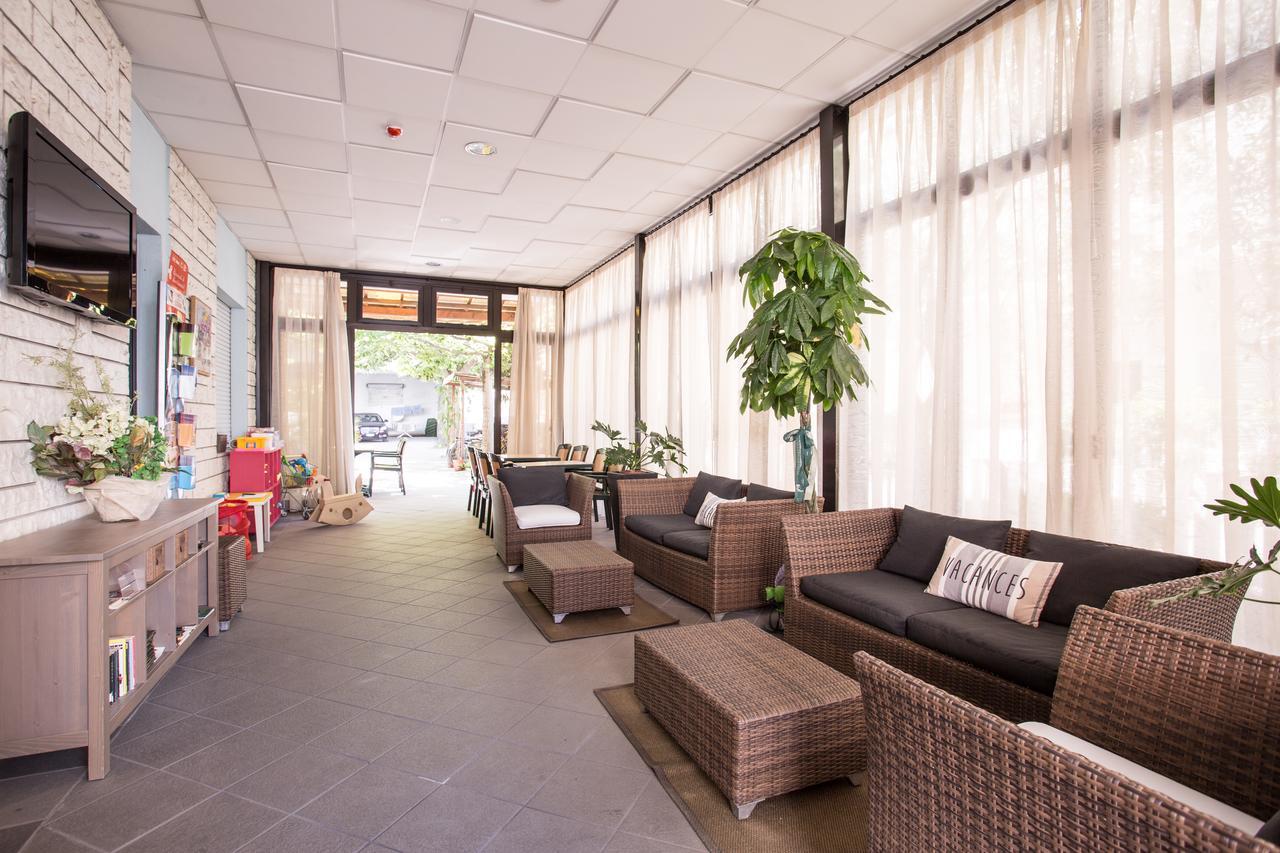 Hotel Villa dei Gerani Rimini Esterno foto