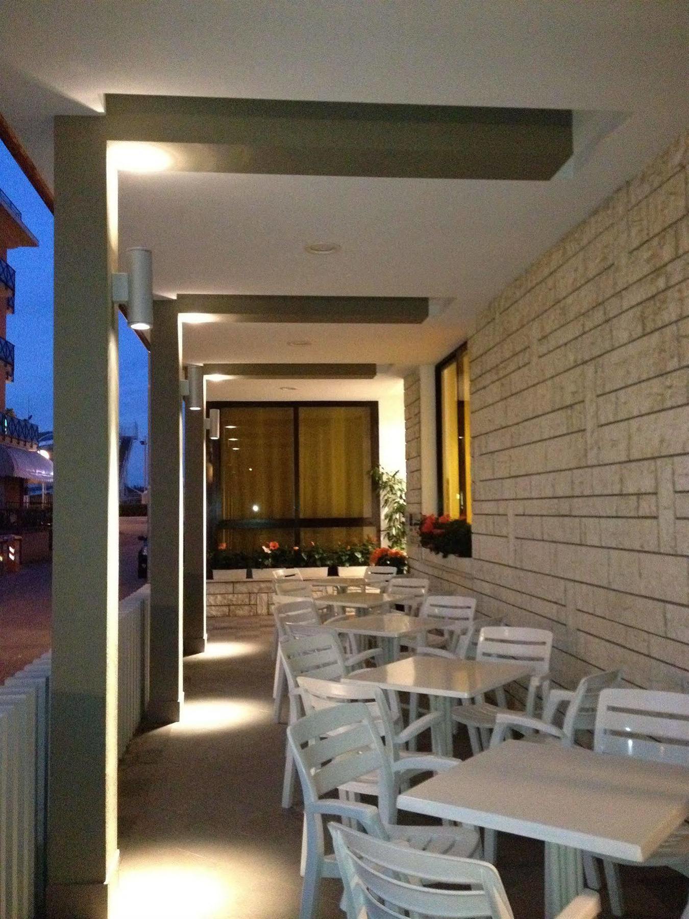 Hotel Villa dei Gerani Rimini Esterno foto