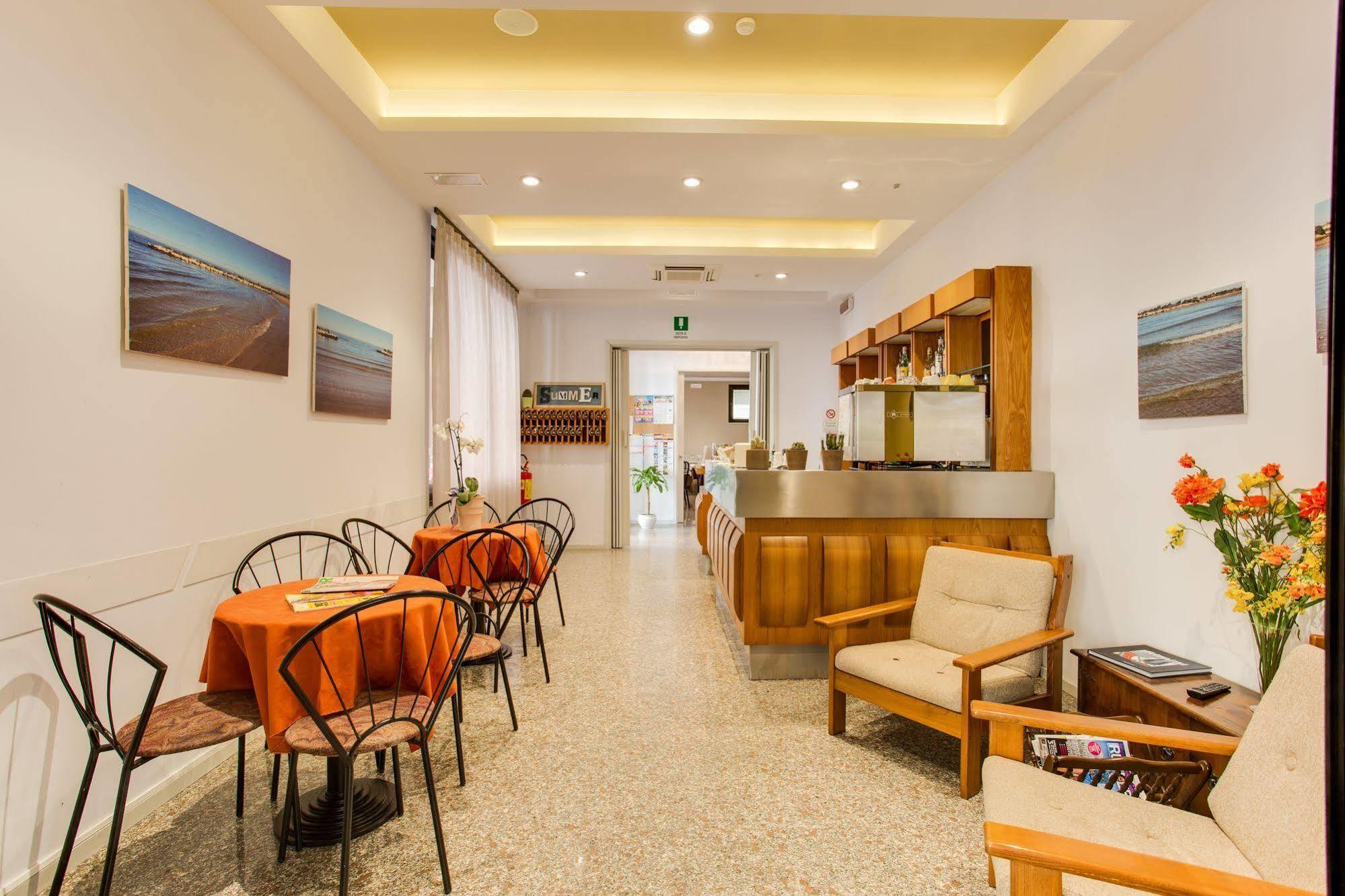 Hotel Villa dei Gerani Rimini Esterno foto