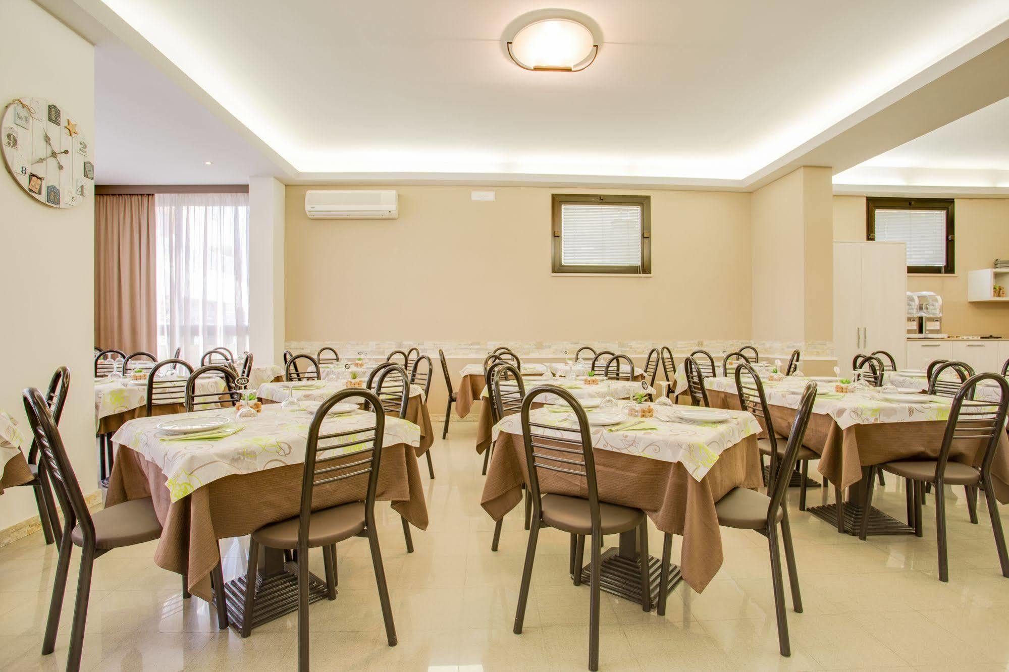 Hotel Villa dei Gerani Rimini Esterno foto