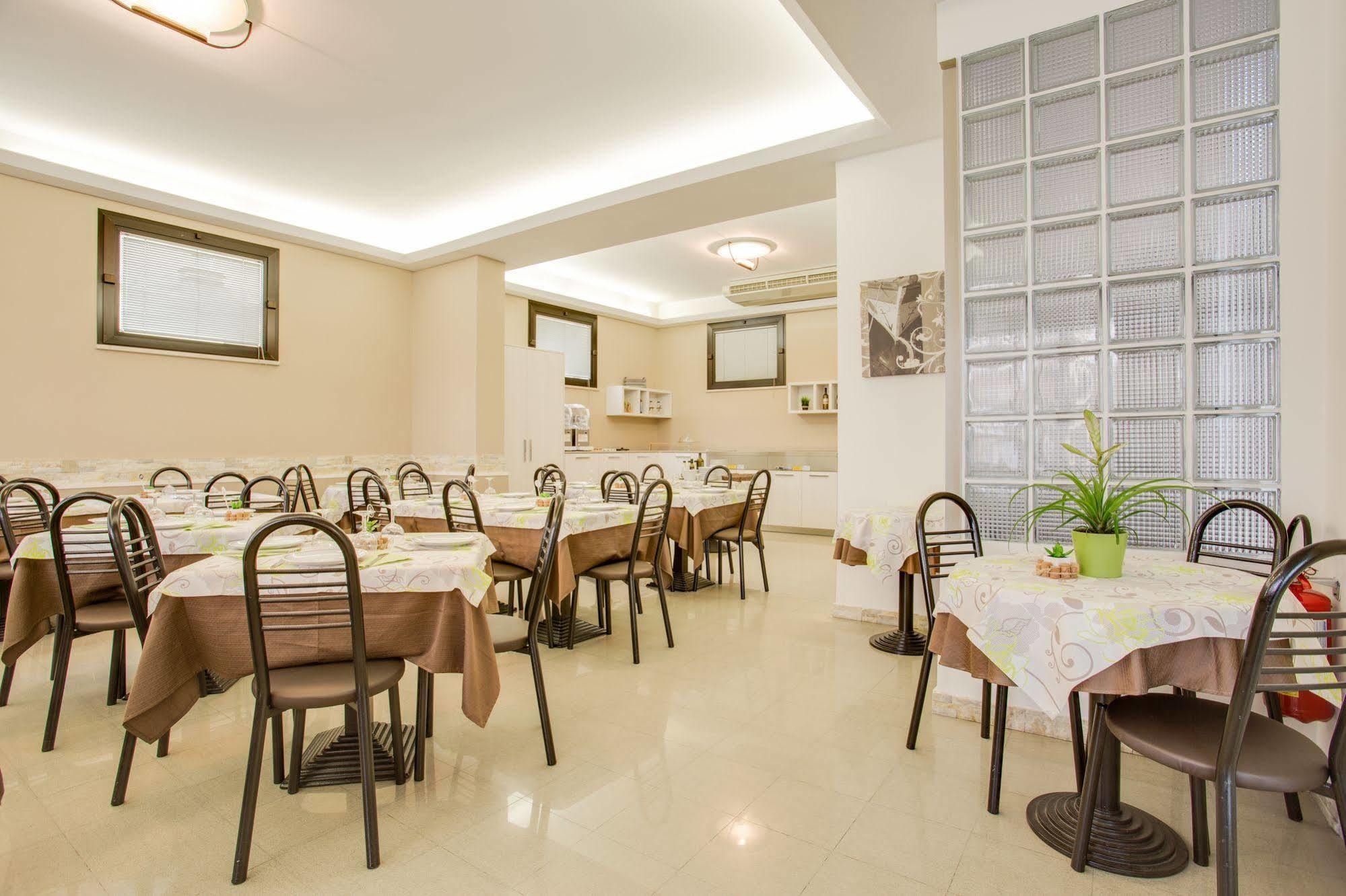 Hotel Villa dei Gerani Rimini Esterno foto