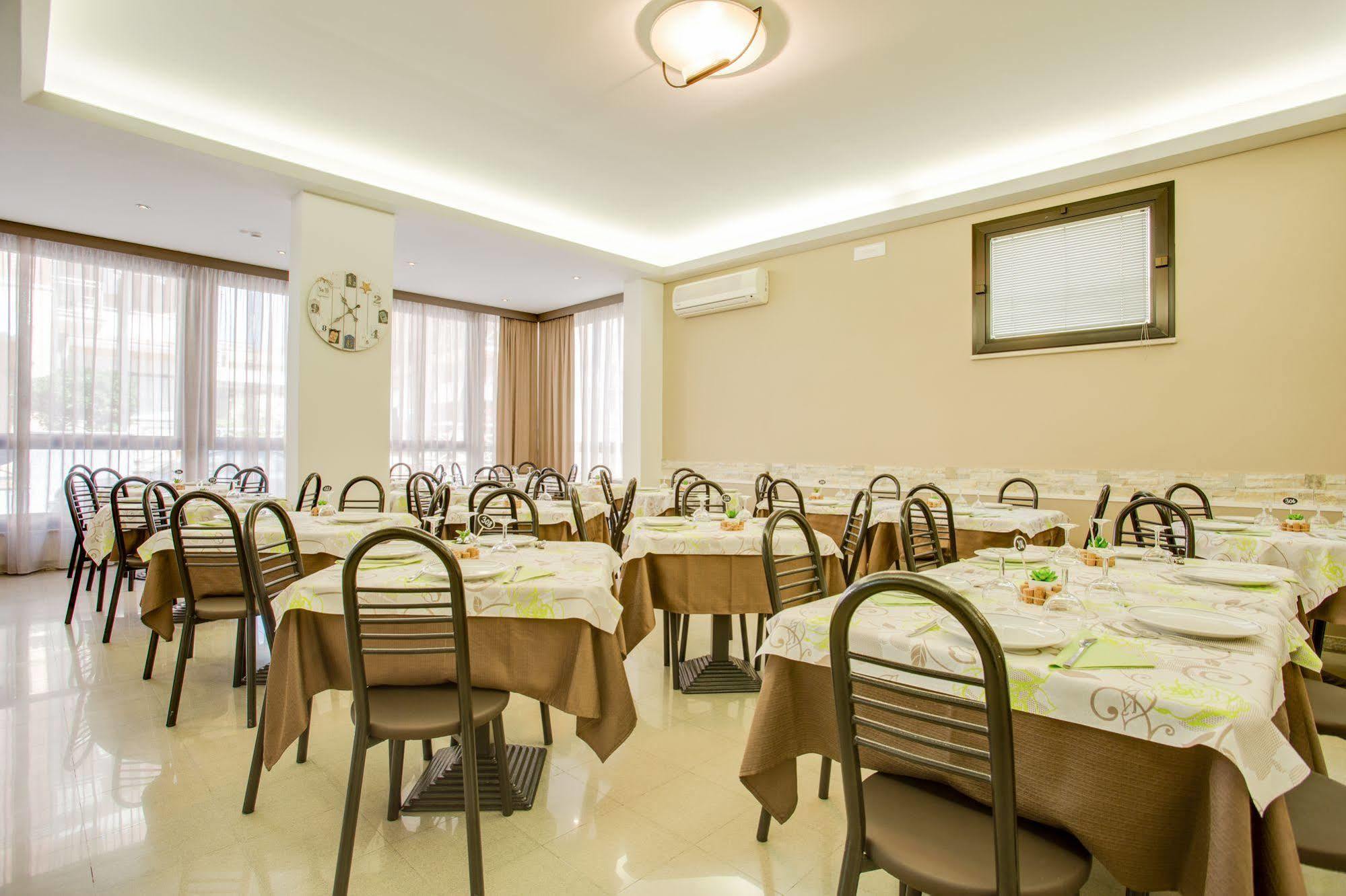 Hotel Villa dei Gerani Rimini Esterno foto