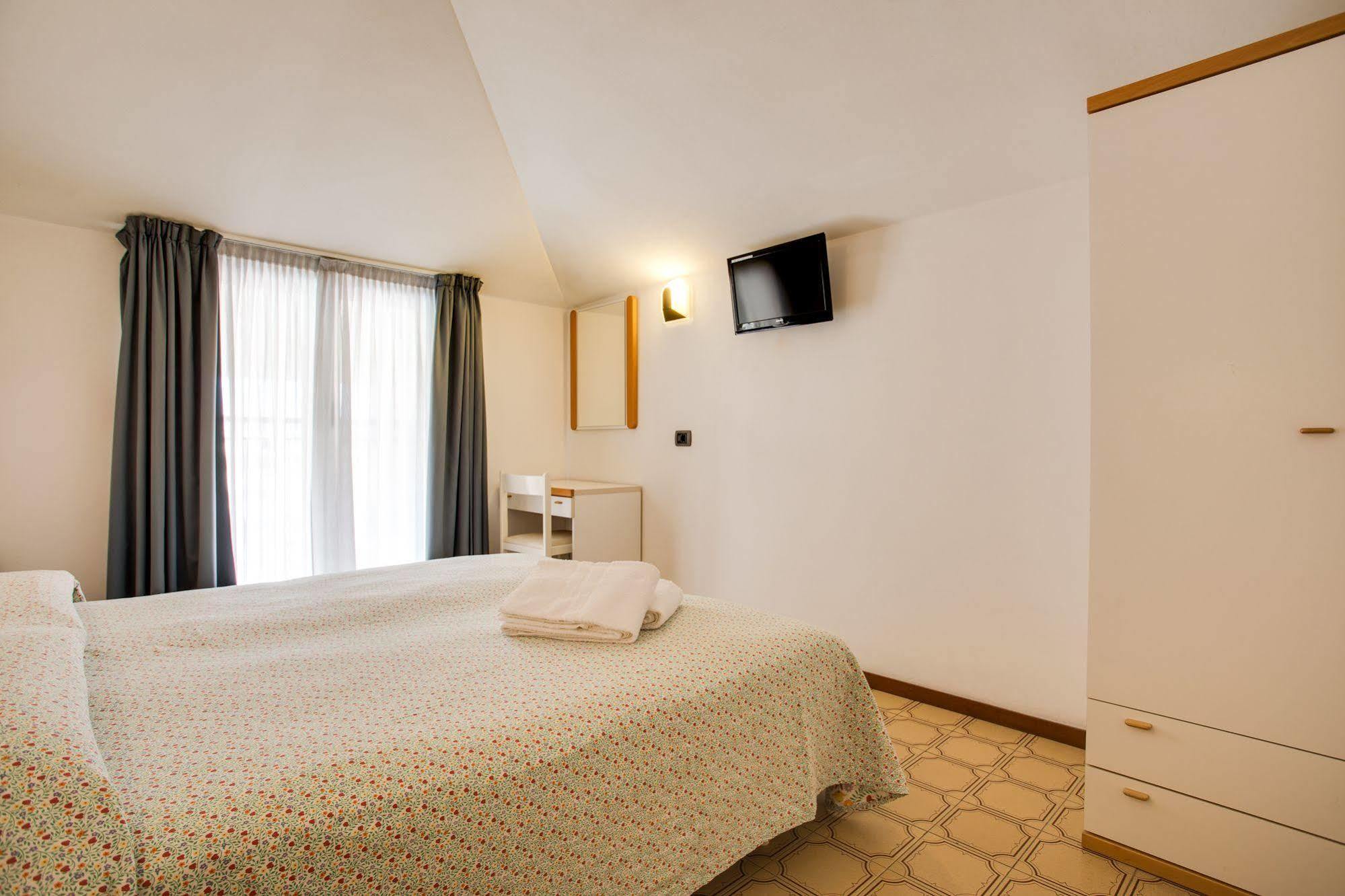 Hotel Villa dei Gerani Rimini Esterno foto