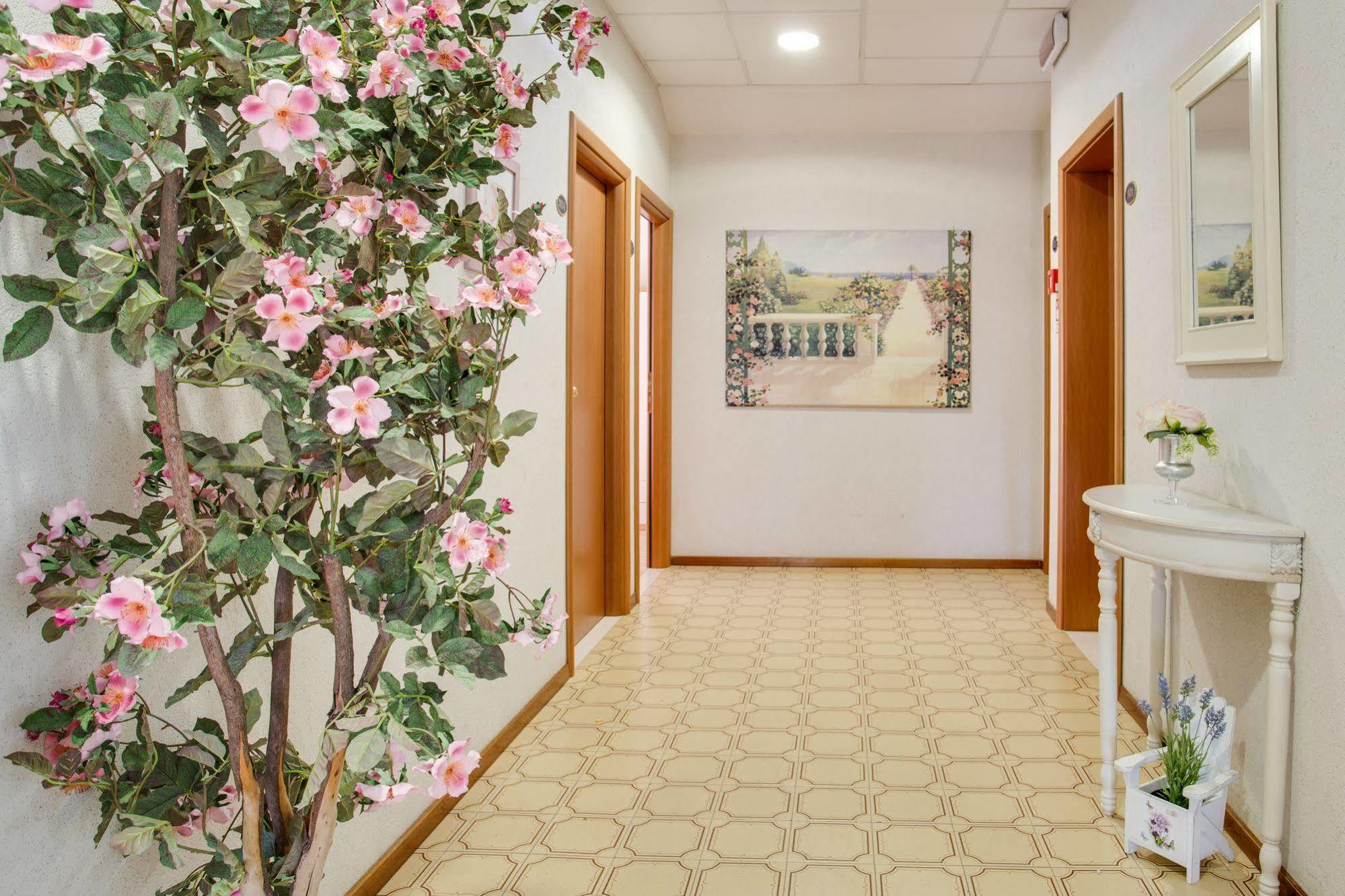 Hotel Villa dei Gerani Rimini Esterno foto